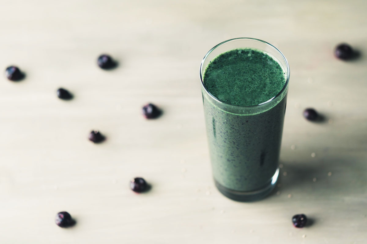 Receita de smoothie de abacate e mirtilos Nutribullet